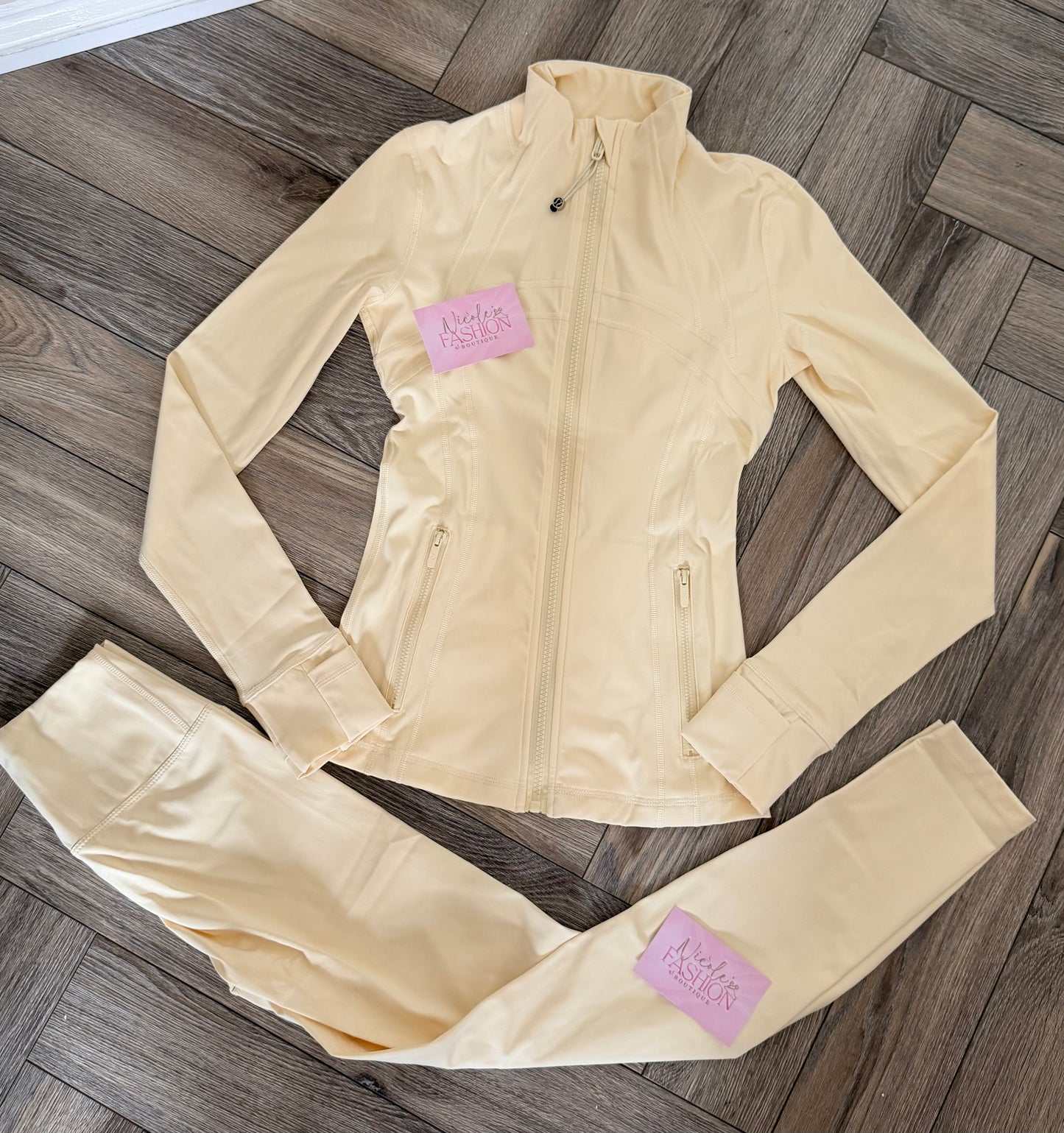New in✨ Butter Yellow Leggings & Jacket Set