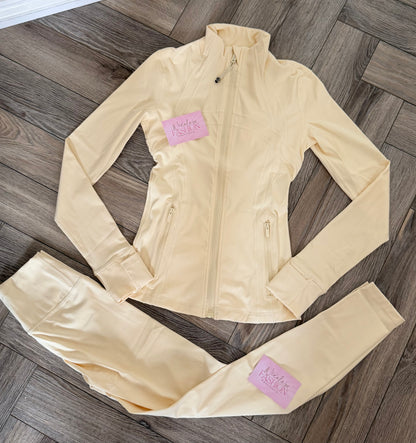 New in✨ Butter Yellow Leggings & Jacket Set