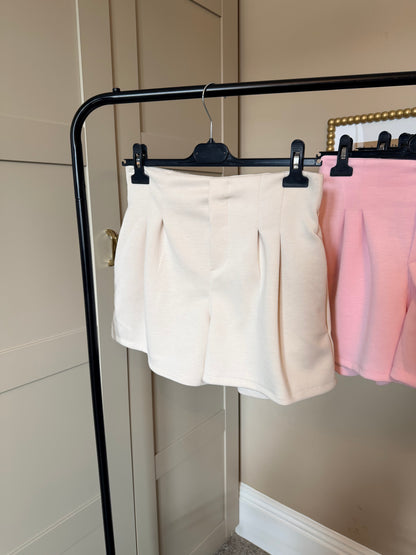 Women’s Shorts Beige