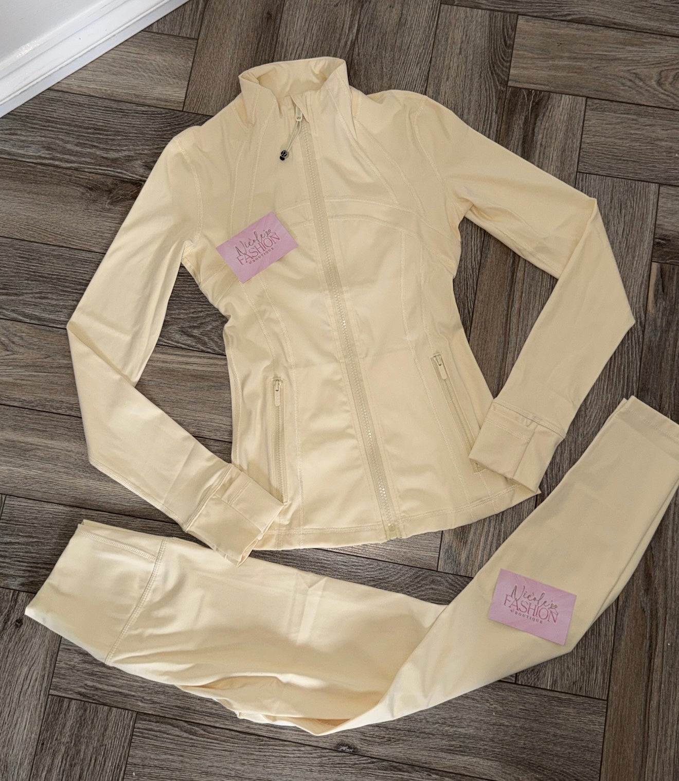 New in✨ Butter Yellow Leggings & Jacket Set