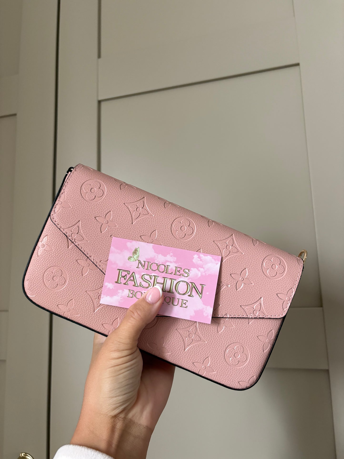 Pink bag with chain instock